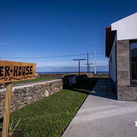 Beer House By Pontanegraazores Altares Bagian luar foto
