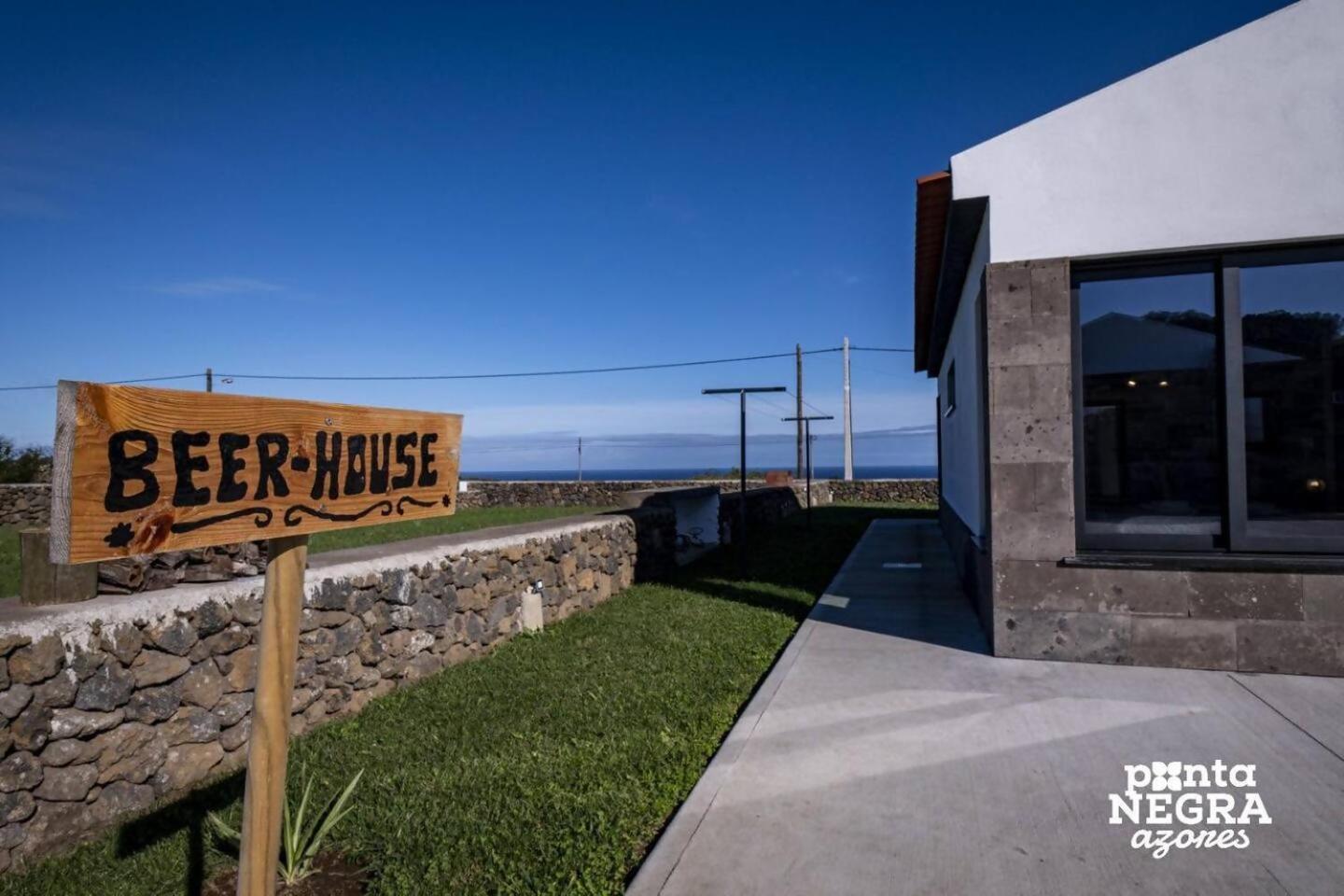 Beer House By Pontanegraazores Altares Bagian luar foto
